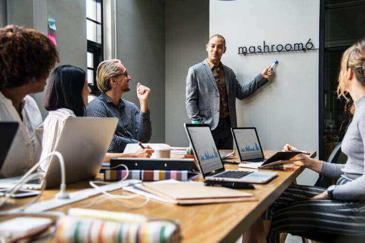 15 business ideas in new york - Financial Advisor