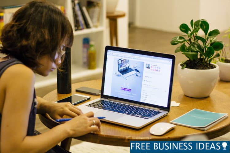 Digital Marketing agency employee